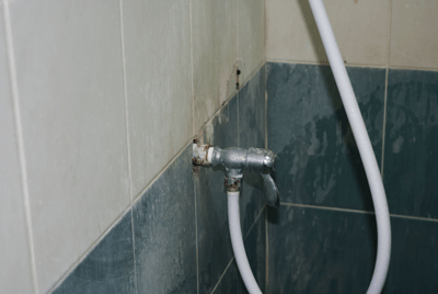 How to Clean Rust in Your Shower 1 commercial and residential cleaning services