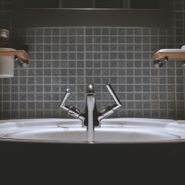Eco Friendly Tips for Cleaning Your Bathroom 3 House and Office cleaning services naples fl